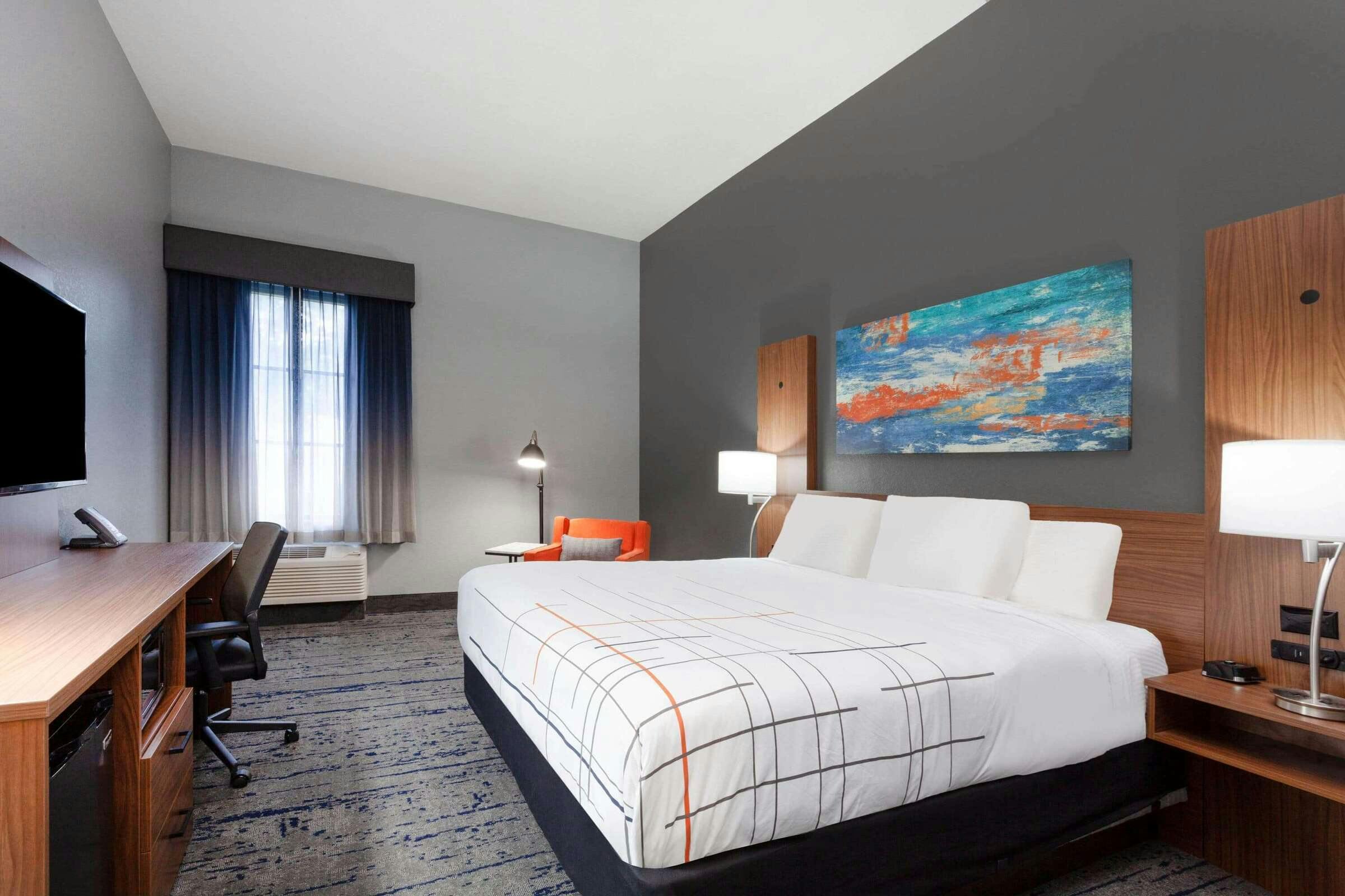 Hotel La Quinta Inn Ste NE St Pete photo 3