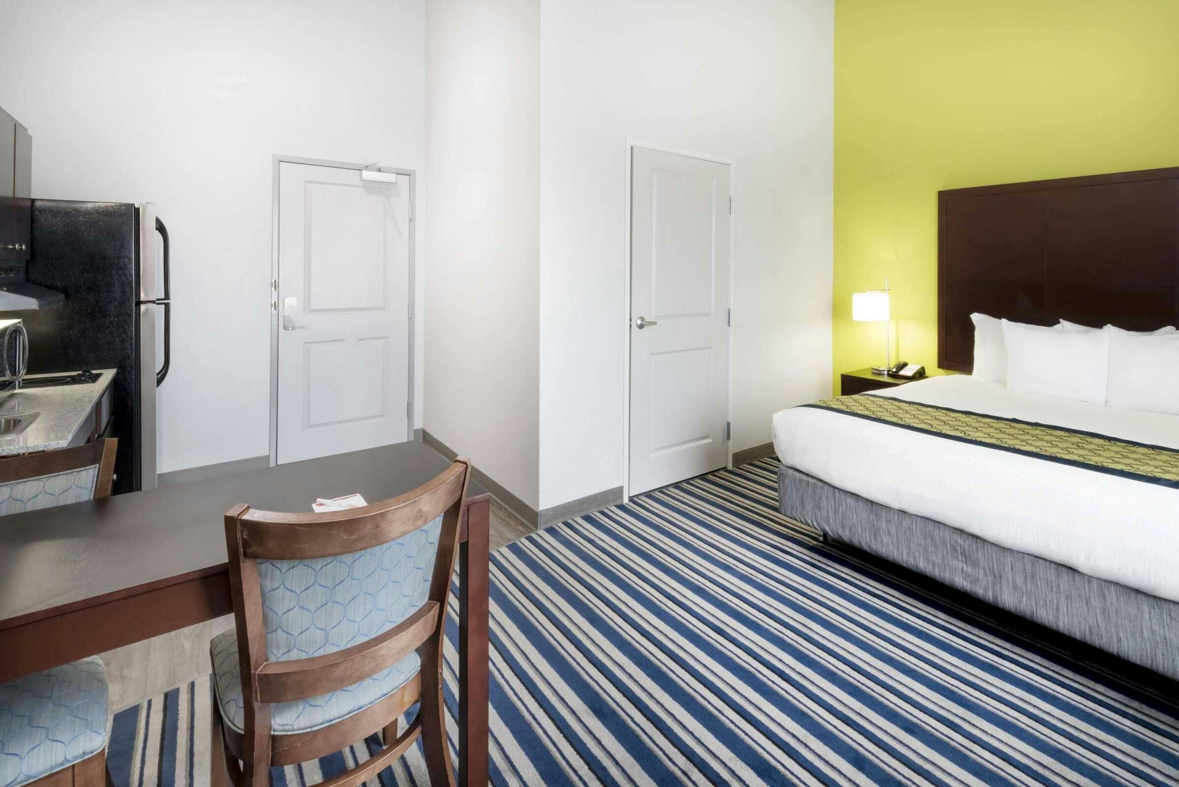 Hotel Hawthorn Extended Stay by Wyndham Midland photo 4