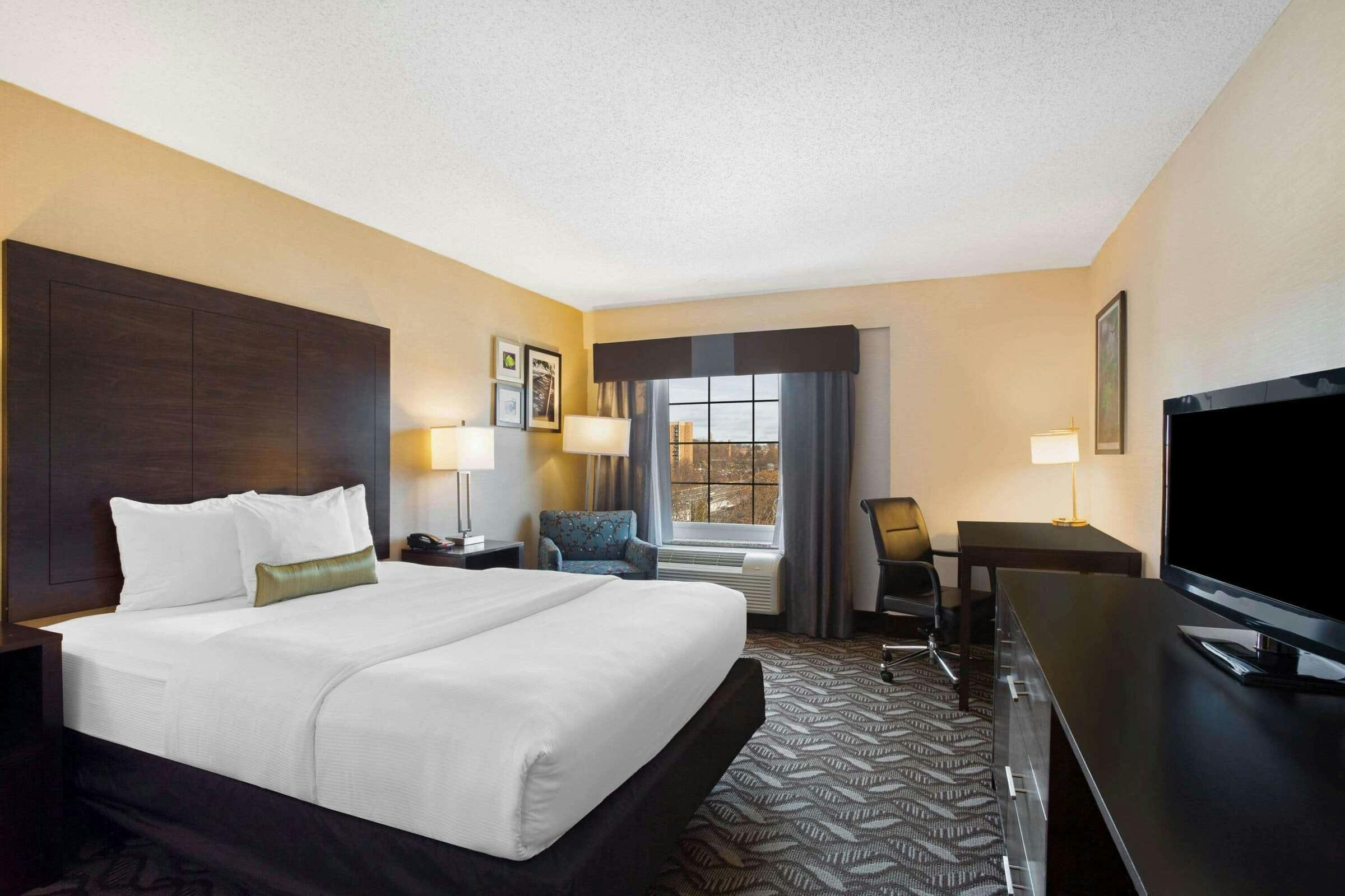 Hotel La Quinta IS Springfield photo 5