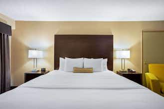 Hotel La Quinta IS Springfield photo 1