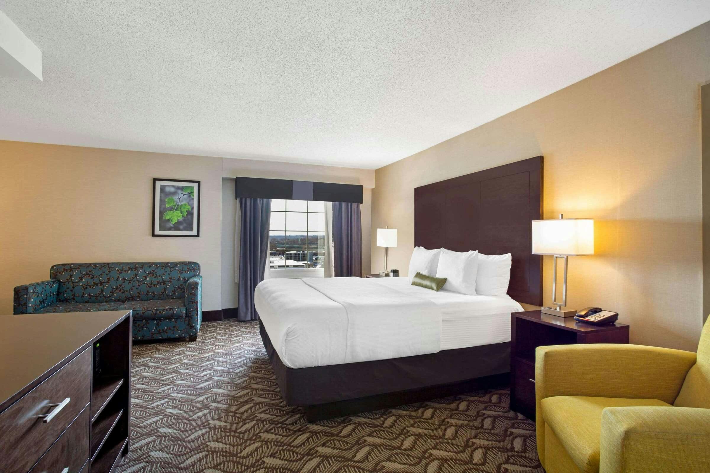 Hotel La Quinta IS Springfield photo 3