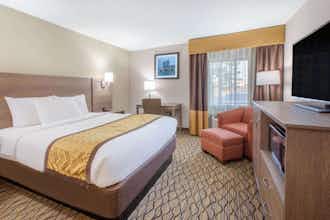 Hotel Baymont Grand Rapids Airport photo 2