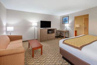 Hotel Baymont Grand Rapids Airport photo 4