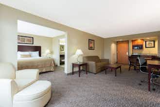 Hotel Wingate Dayton Fairborn photo 4