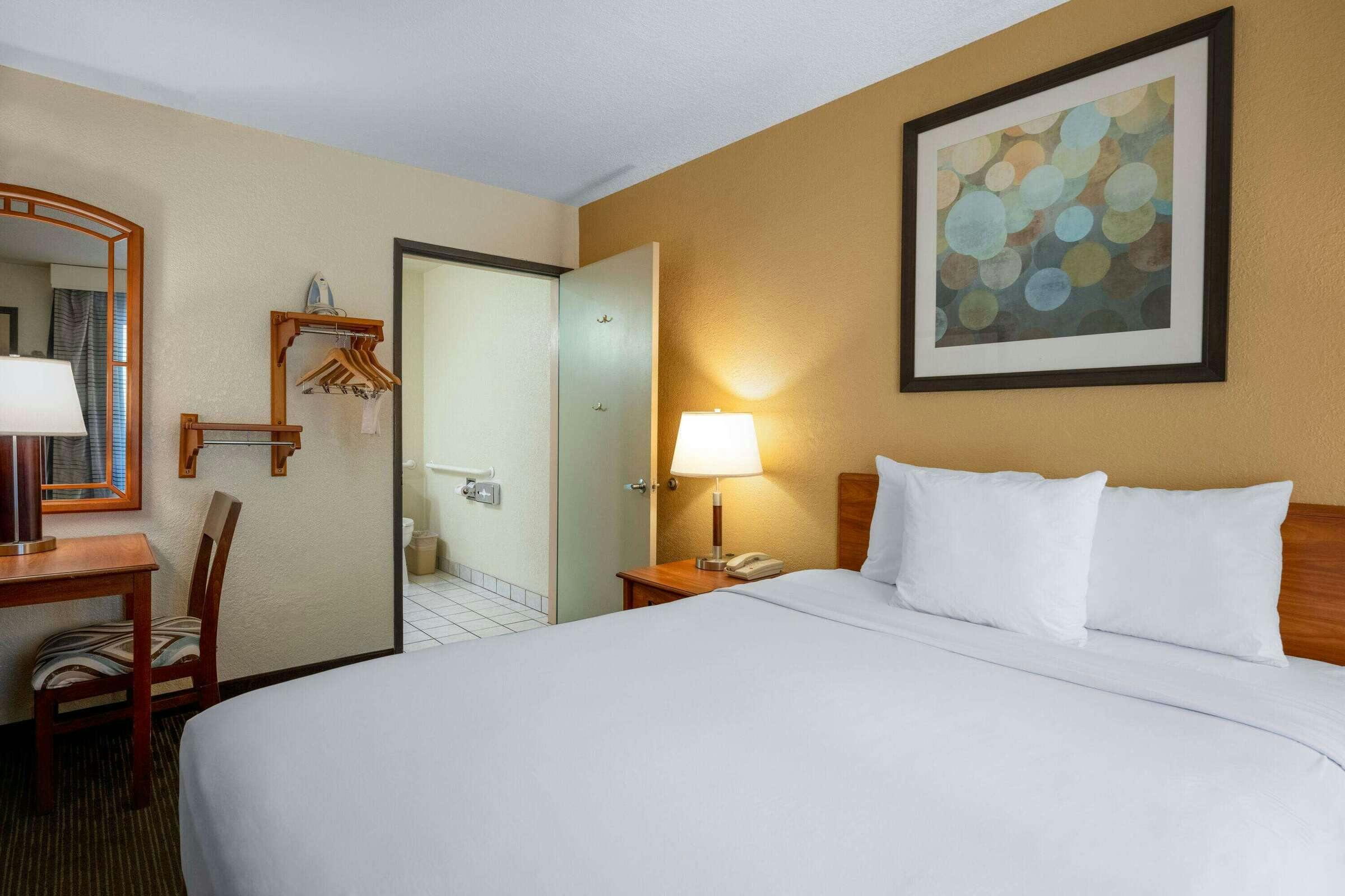 Hotel Days Inn Encinitas photo 4