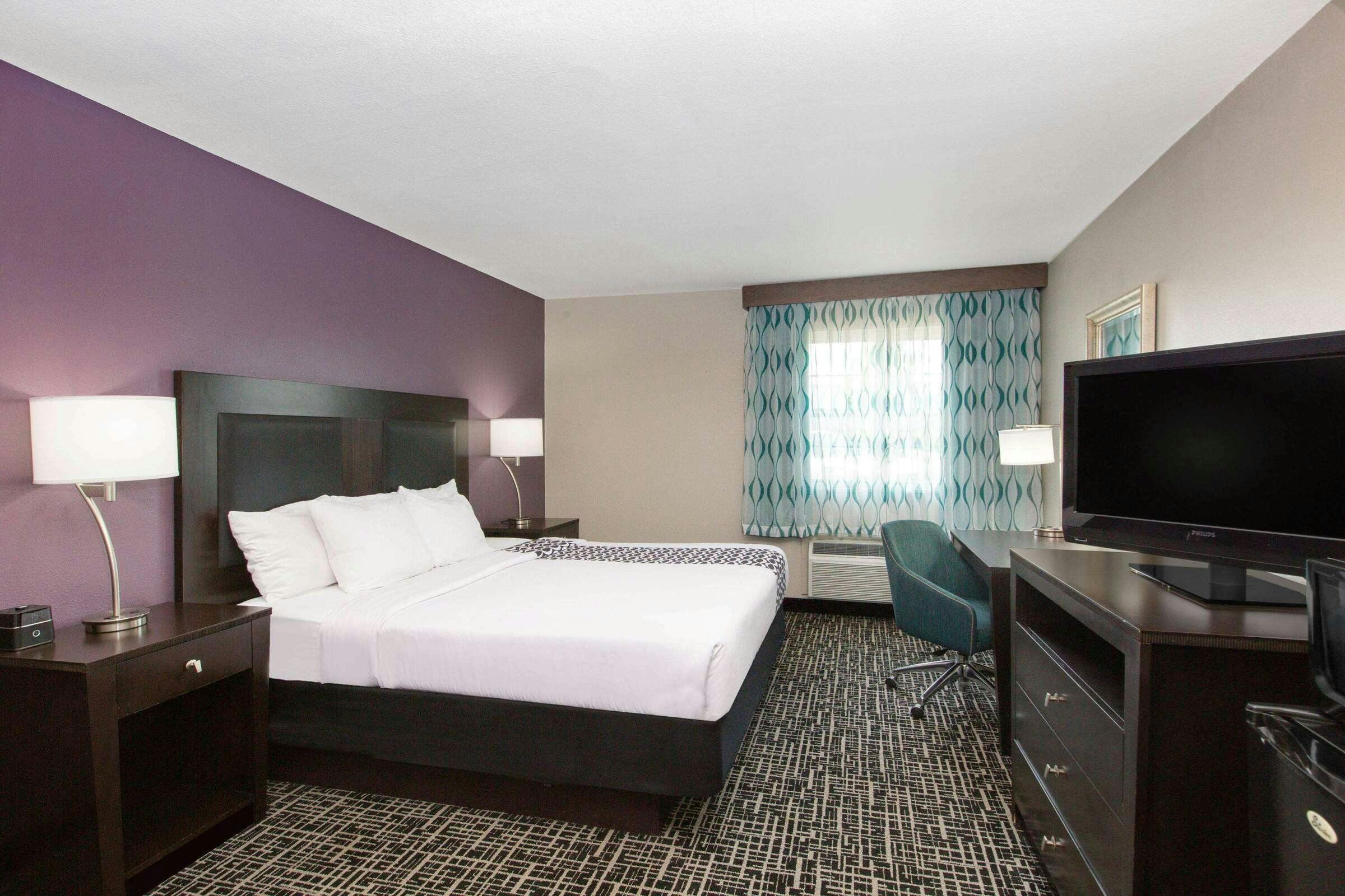 Hotel La Quinta Inn & Suites by Wyndham Blue Springs photo 1