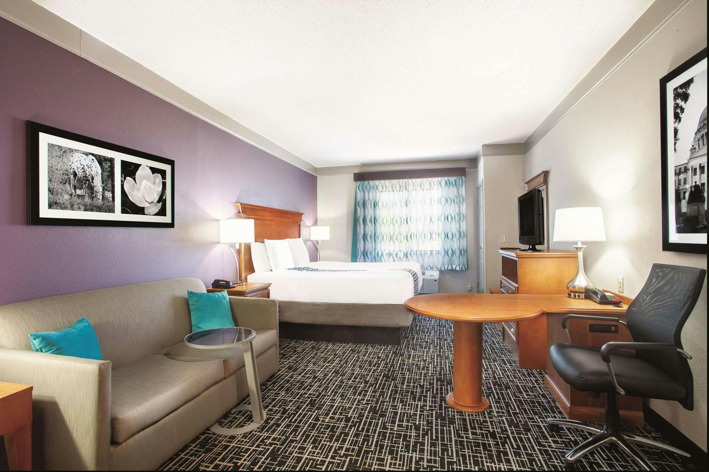 Hotel La Quinta Inn & Suites by Wyndham Jackson Airport photo 2