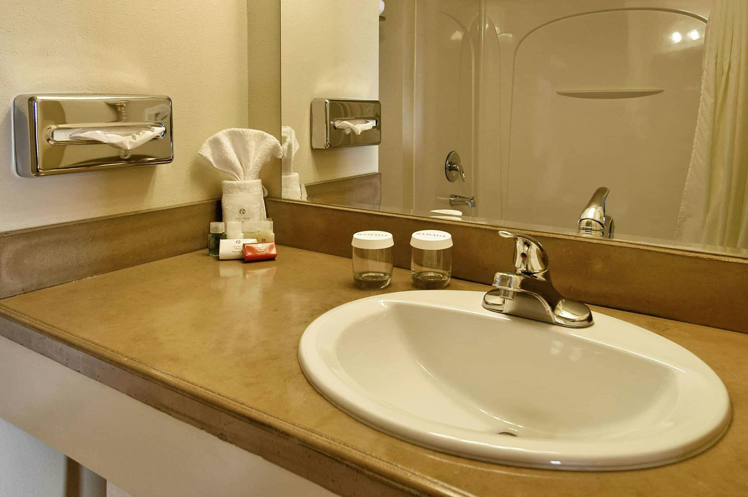 Hotel Ramada Anchorage Downtown photo 4