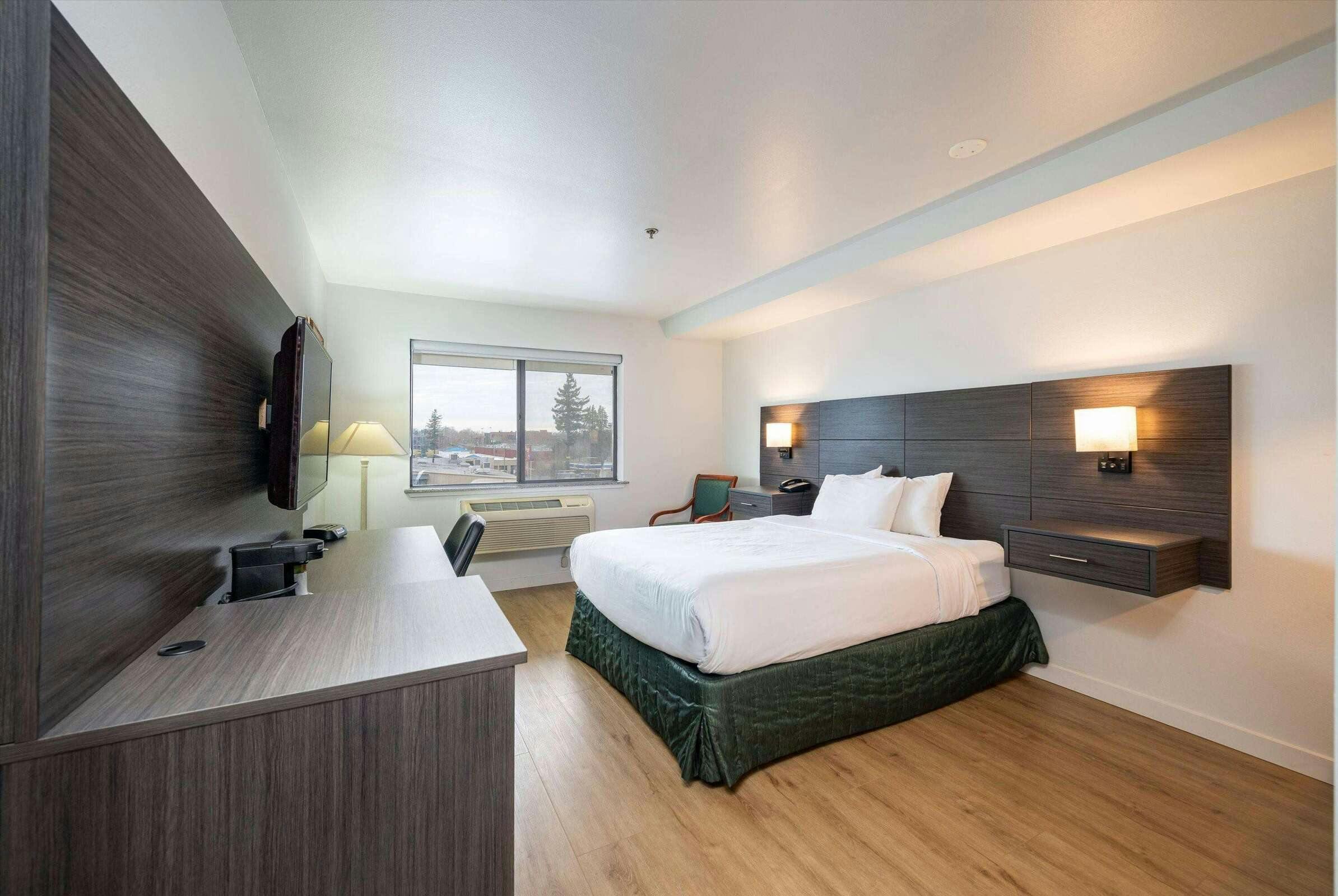 Hotel Baymont IS Bellingham photo 1