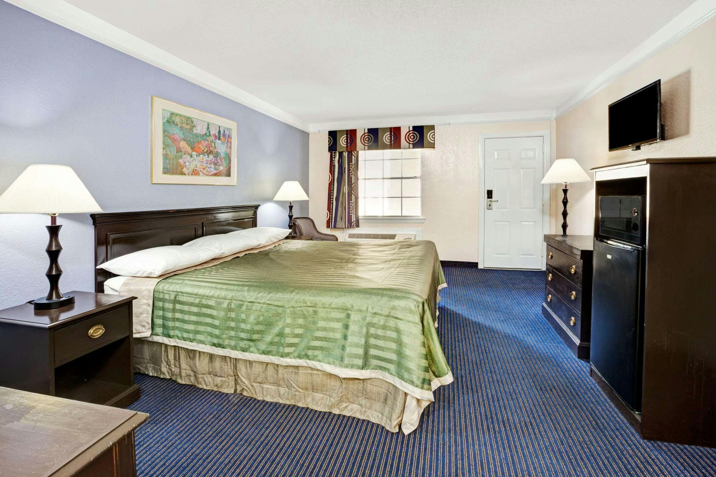 Hotel Travelodge by Wyndham North Richland Hills/Dallas/Ft Worth photo 1