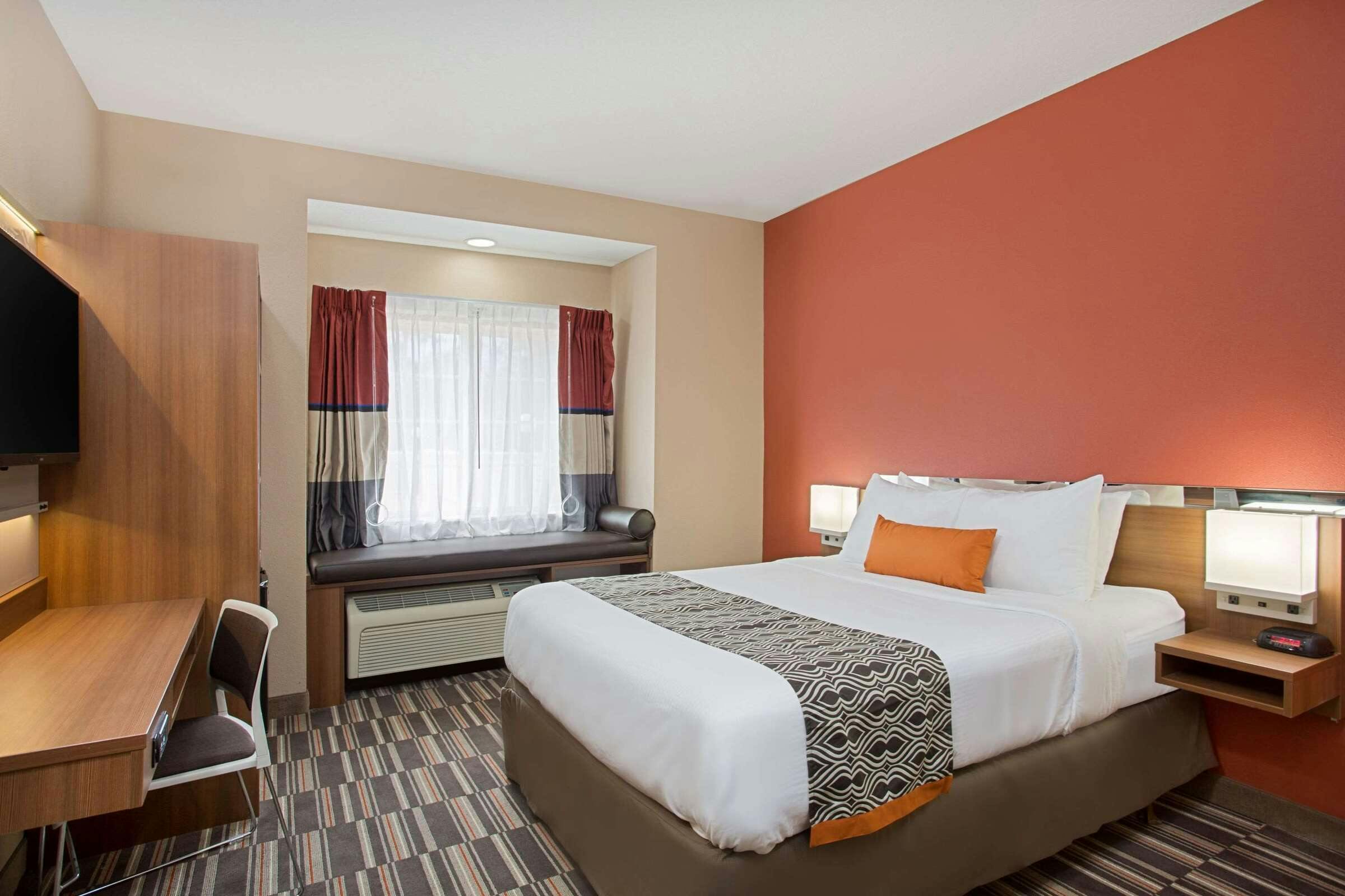 Hotel Microtel Inn & Suites by Wyndham Walterboro photo 1