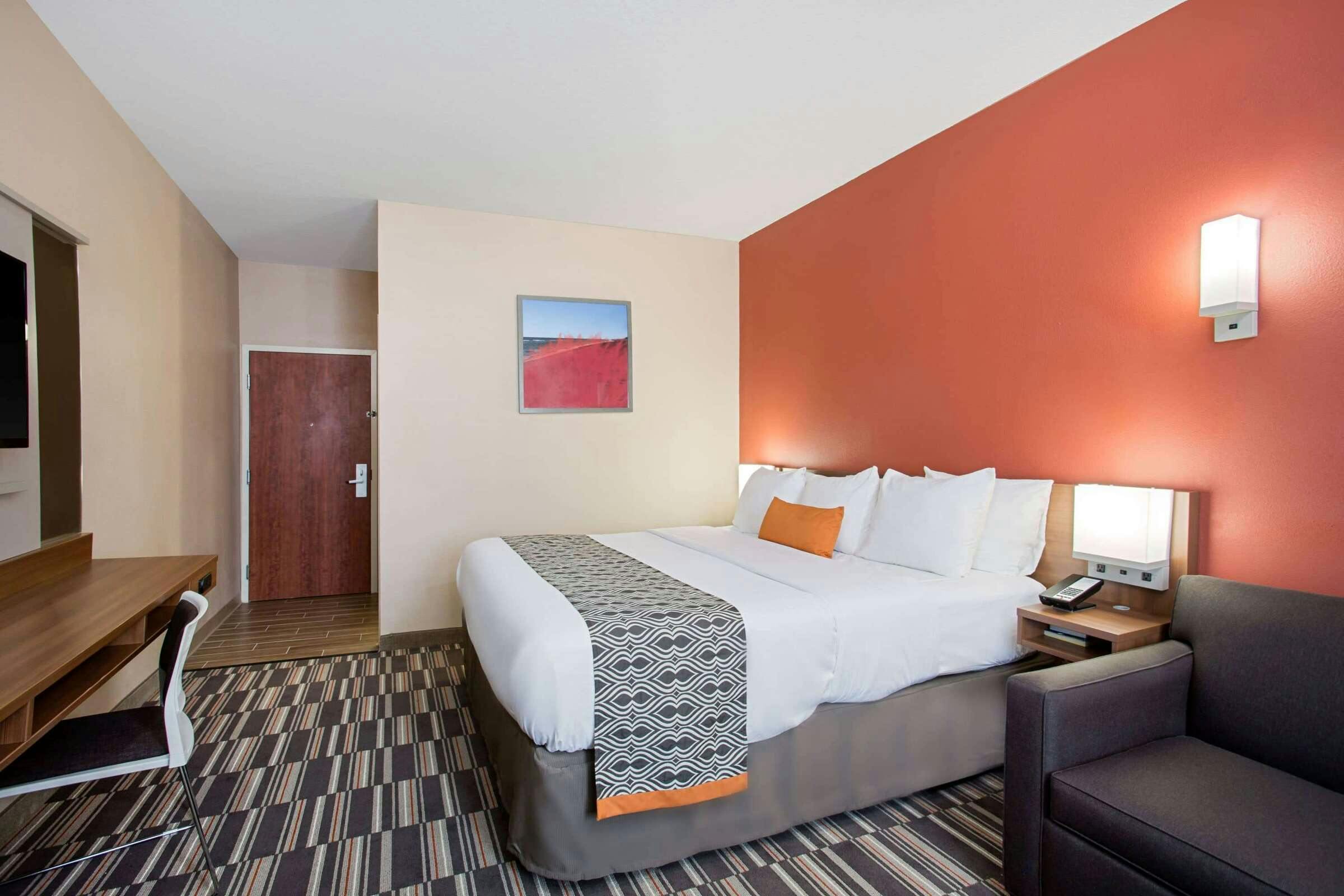 Hotel Microtel Inn & Suites by Wyndham Walterboro photo 2