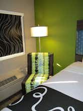 Hotel SureStay Plus Hotel By Best Western Point Richmond photo 2