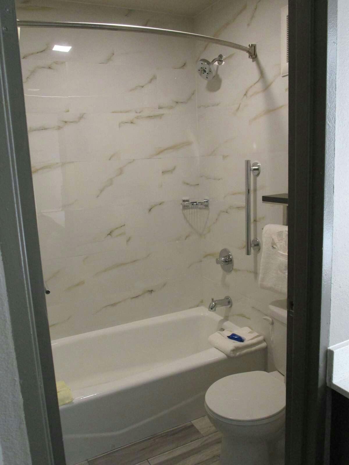 Hotel SureStay Plus Hotel By Best Western Point Richmond photo 5