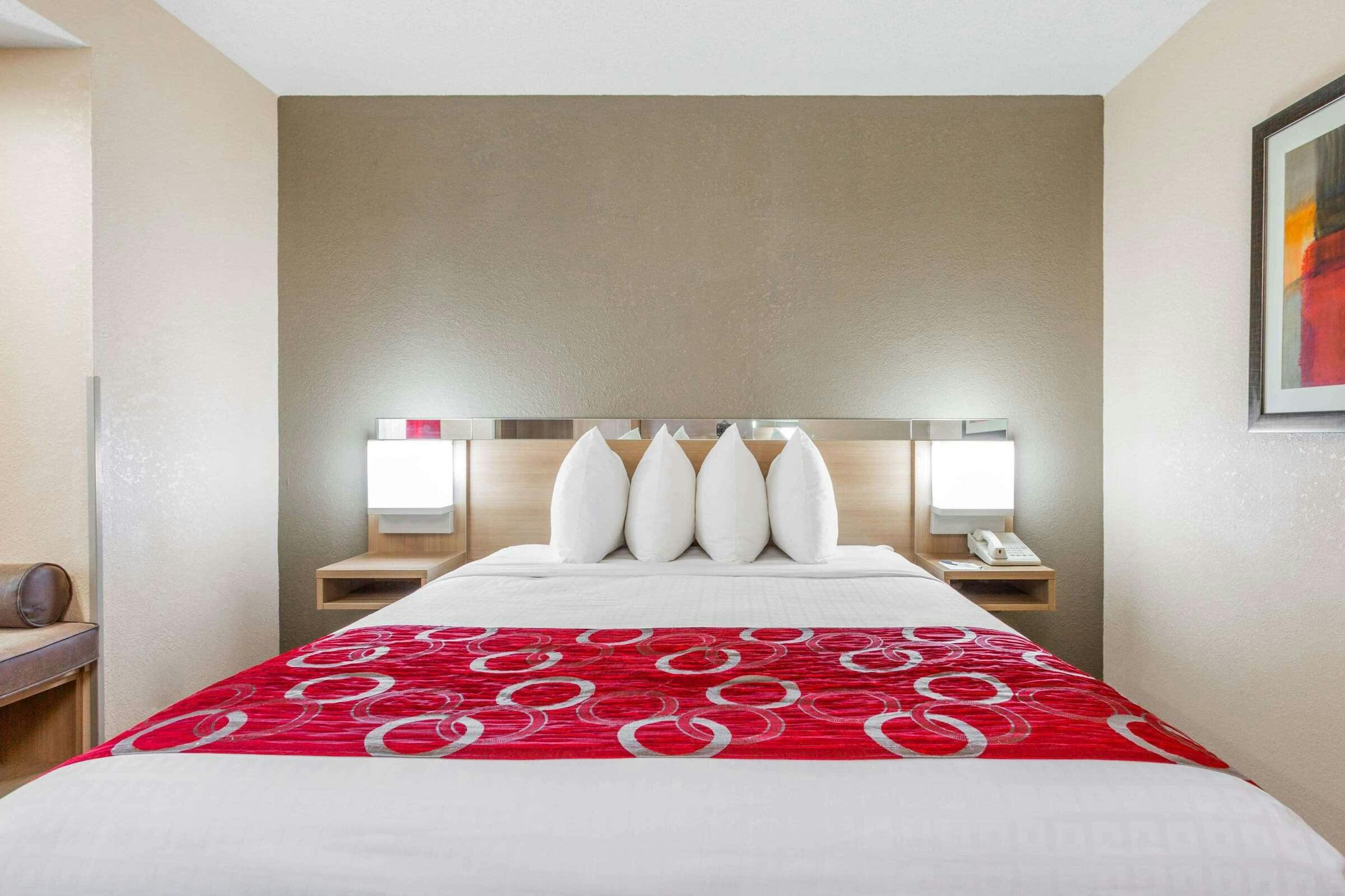 Hotel Microtel Charleston WV photo 1