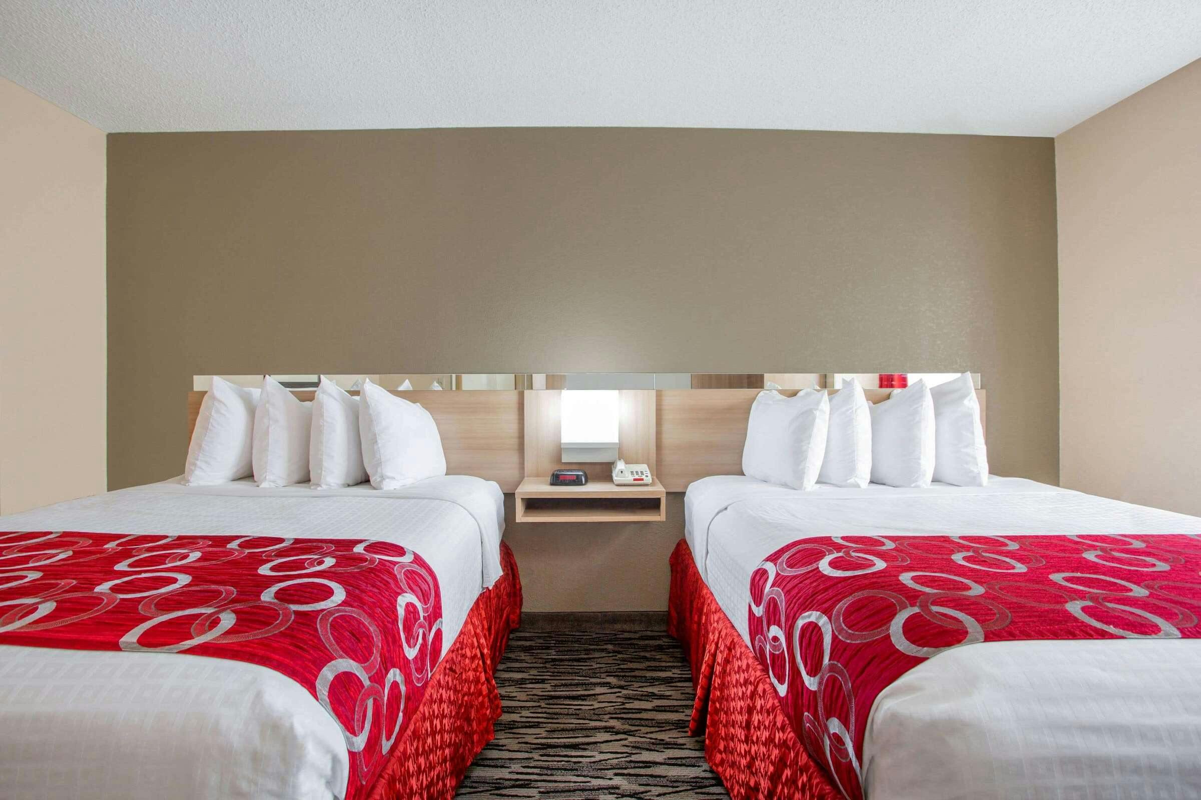 Hotel Microtel Charleston WV photo 5