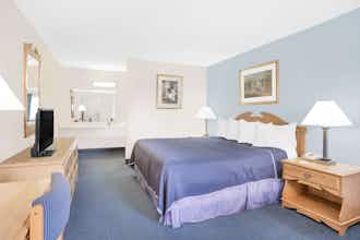 Hotel Howard Johnson by Wyndham Staunton photo 1