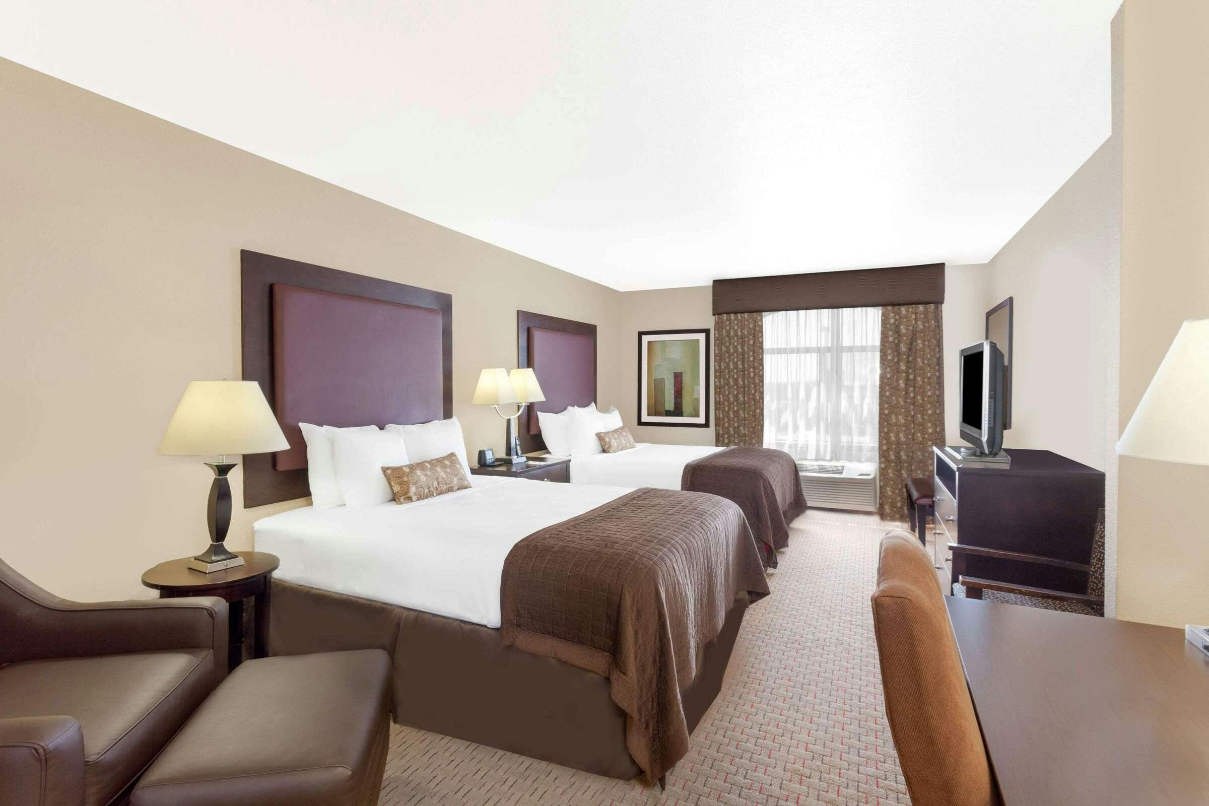 Hotel Wingate by Wyndham Yuma photo 3