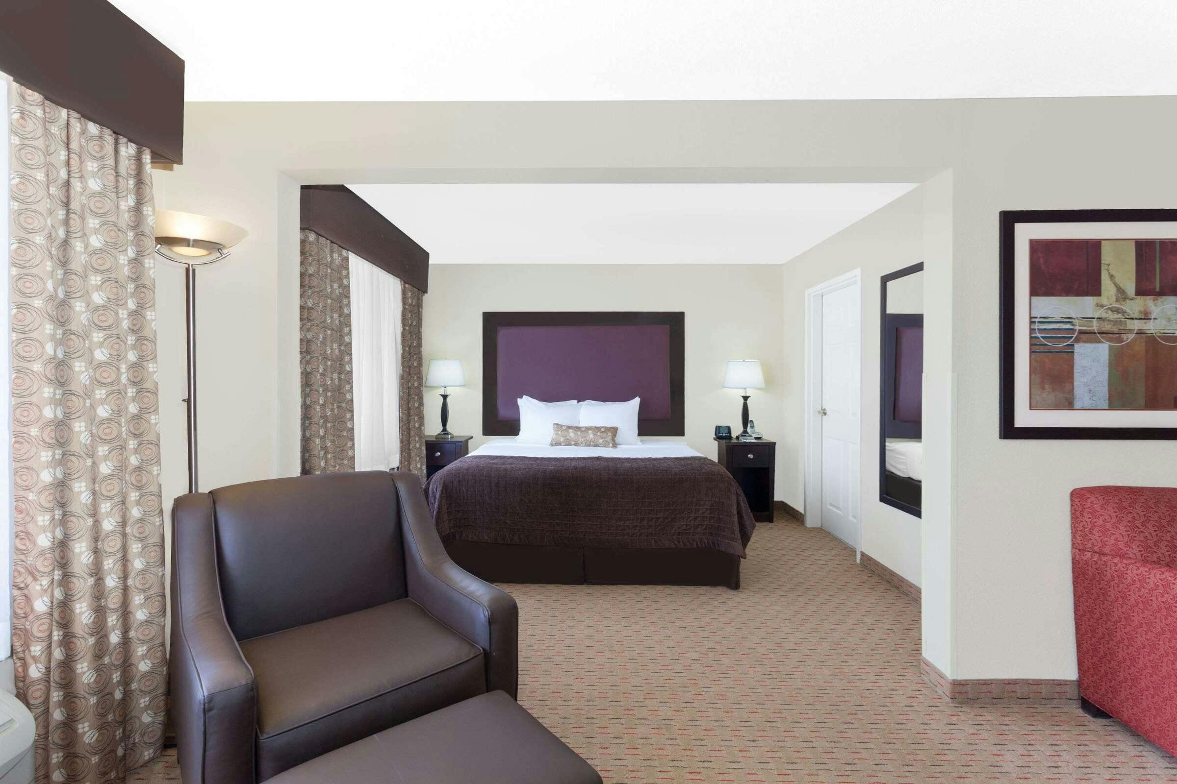 Hotel Wingate by Wyndham Yuma photo 2