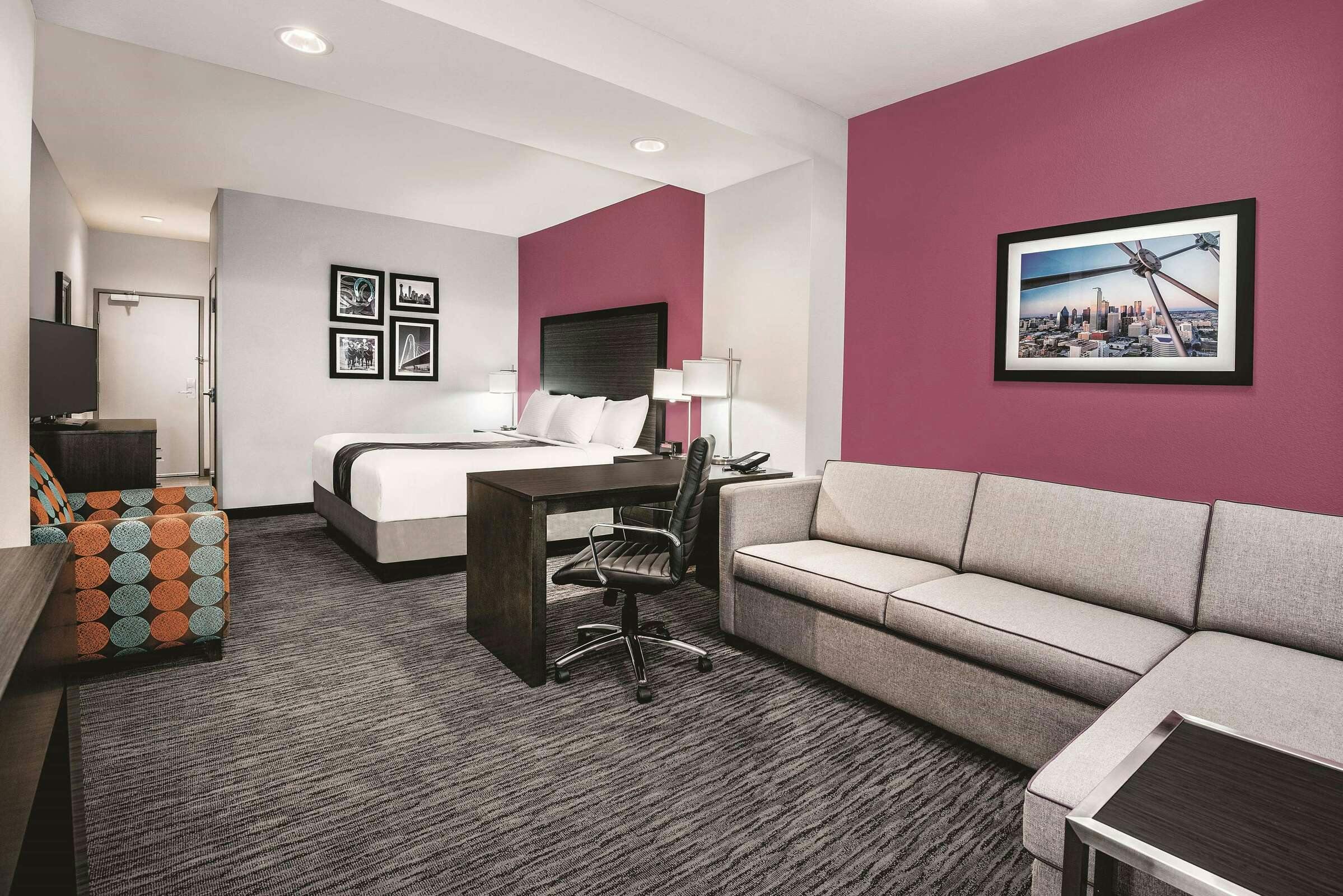 Hotel La Quinta Inn & Suites by Wyndham Dallas Grand Prairie North photo 1