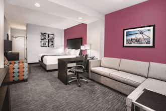 Hotel La Quinta Inn & Suites by Wyndham Dallas Grand Prairie North photo 1