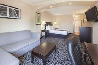 Hotel La Quinta Inn Ste Harbor Point photo 2