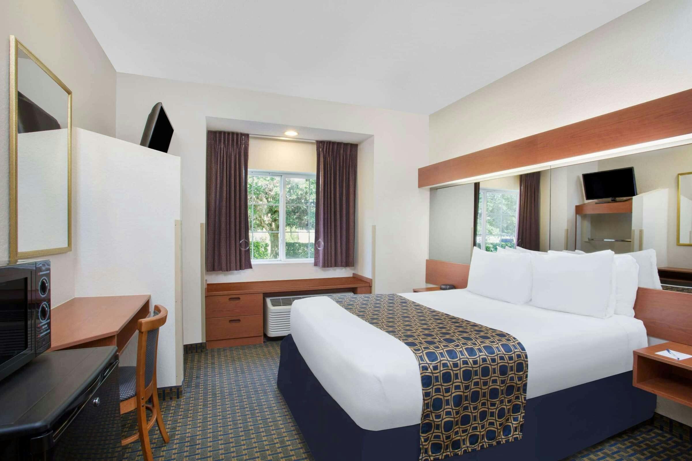 Hotel Microtel Inn & Suites by Wyndham Leesburg/Mt Dora photo 3