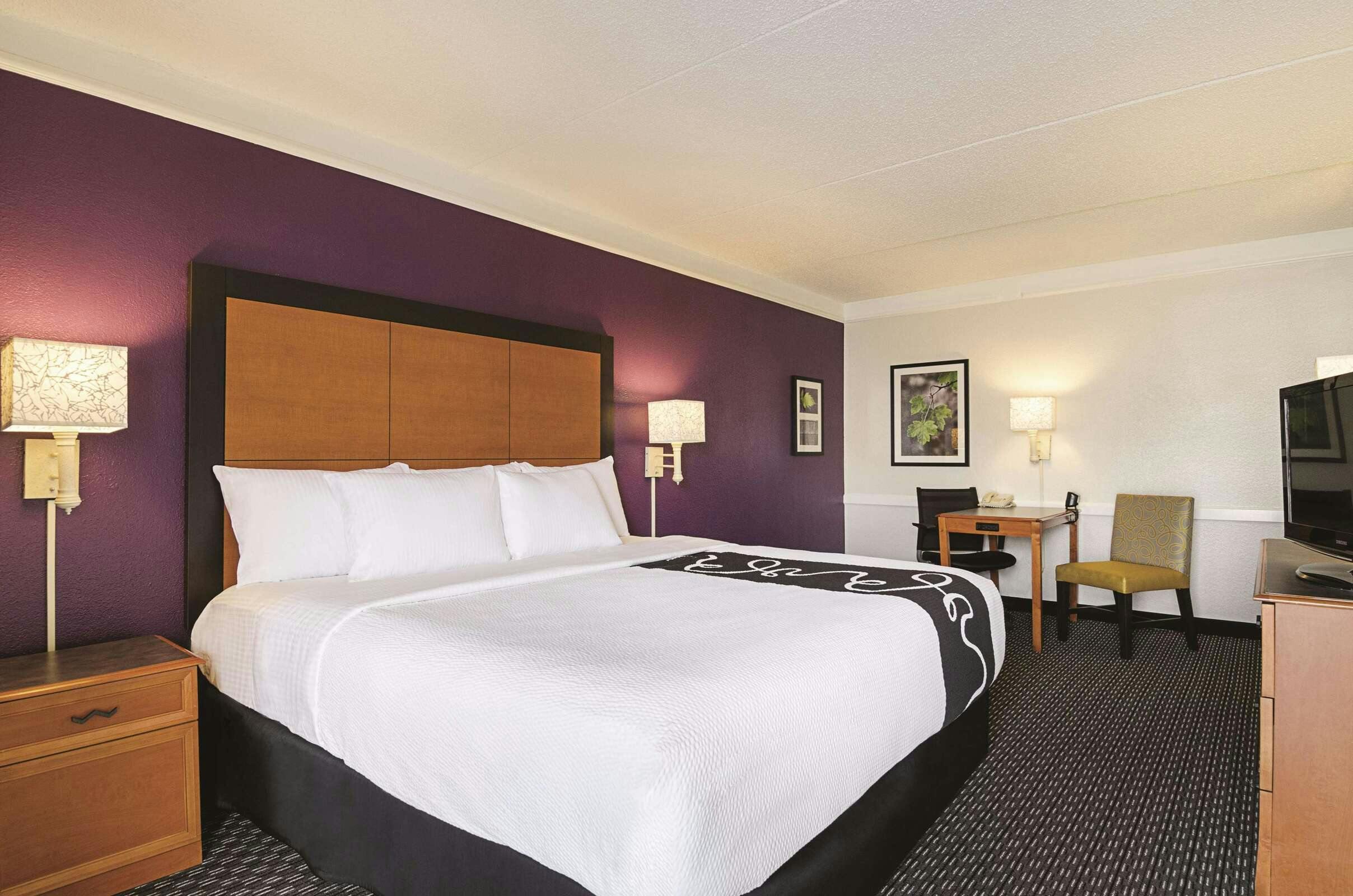 Hotel La Quinta Inn San Marcos photo 4