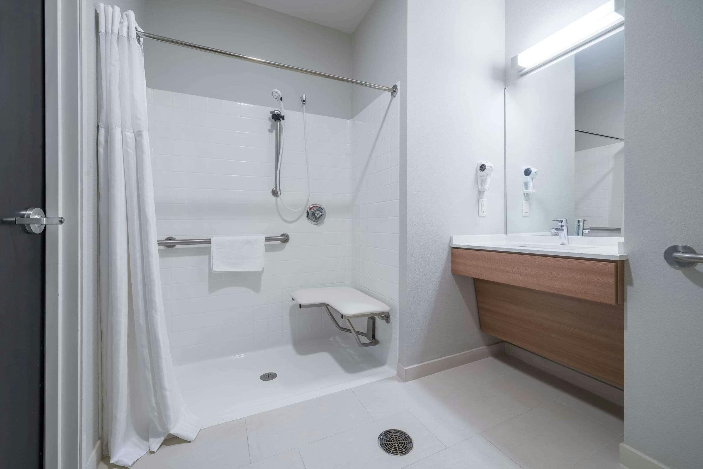 Hotel Microtel Inn & Suites by Wyndham Moorhead Fargo Area photo 5