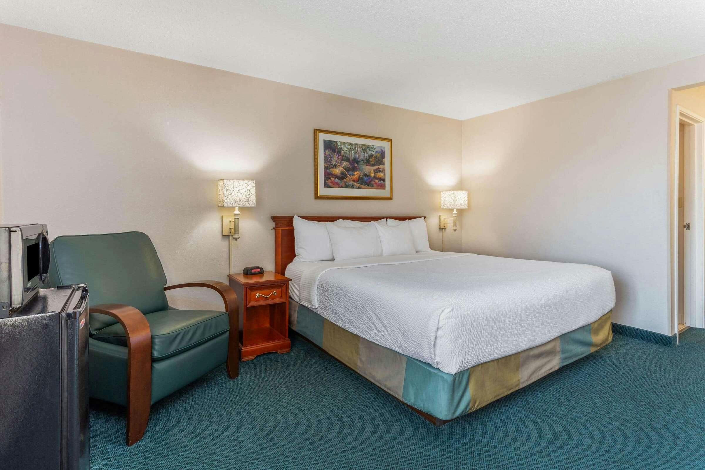 Hotel La Quinta Inn & Suites by Wyndham Chicago Gurnee photo 3