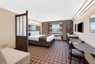 Hotel Microtel Midland photo 2