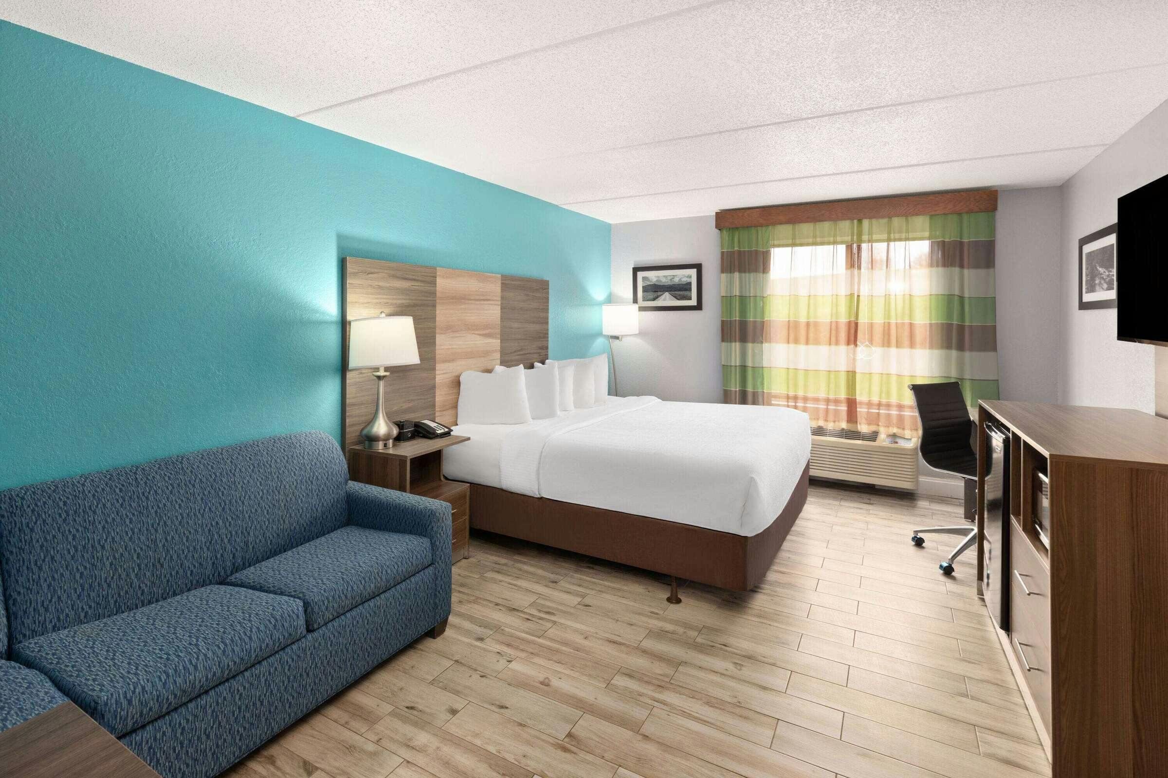 Hotel La Quinta Inn & Suites by Wyndham Sevierville / Kodak photo 4