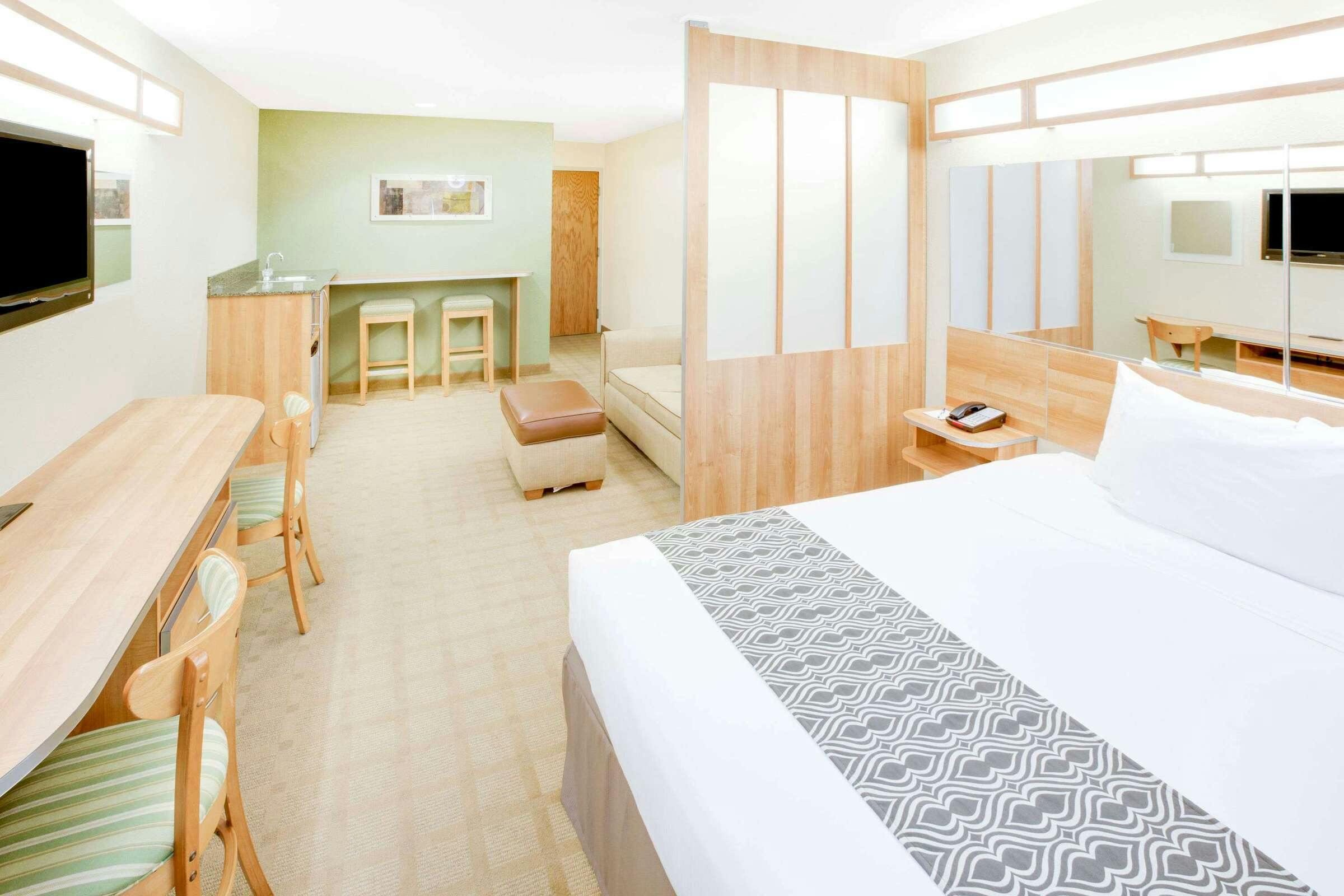 Hotel Microtel Inn & Suites by Wyndham Saraland/North Mobile photo 2