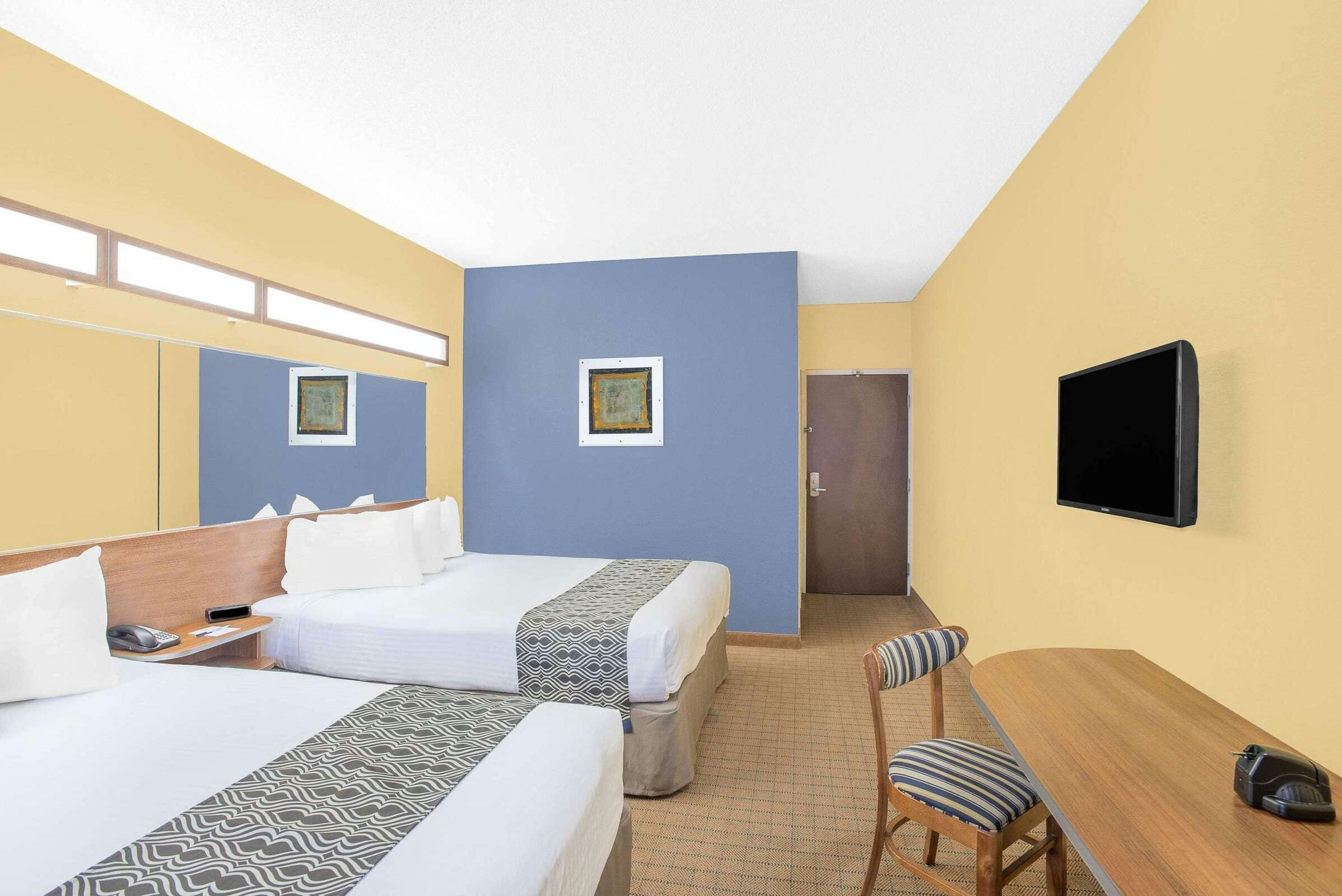 Hotel Microtel Inn & Suites by Wyndham Chili/Rochester Airport photo 5