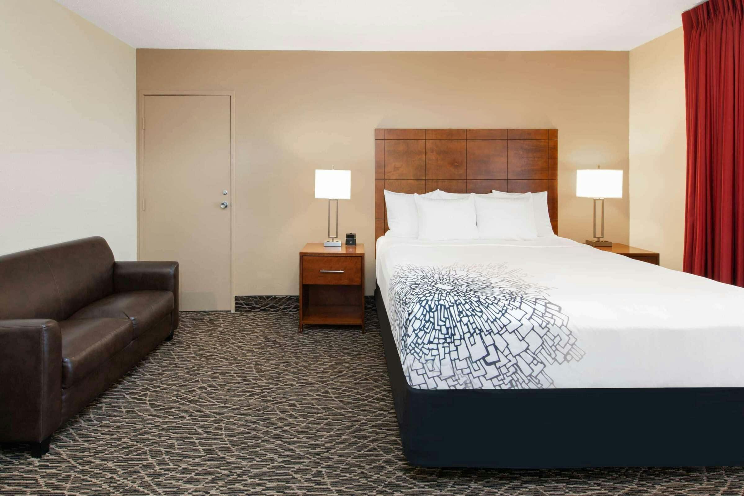 Hotel La Quinta Inn by Wyndham Clearwater Central photo 1