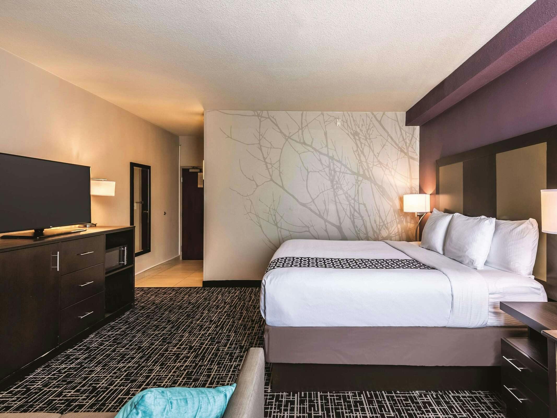 Hotel La Quinta Inn Ste CO Springs N photo 2