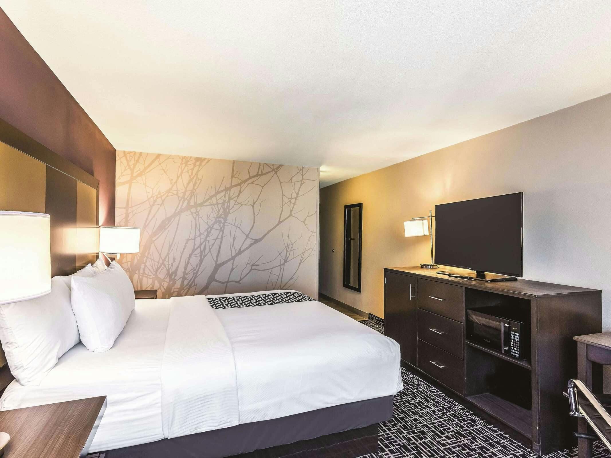 Hotel La Quinta Inn Ste CO Springs N photo 5