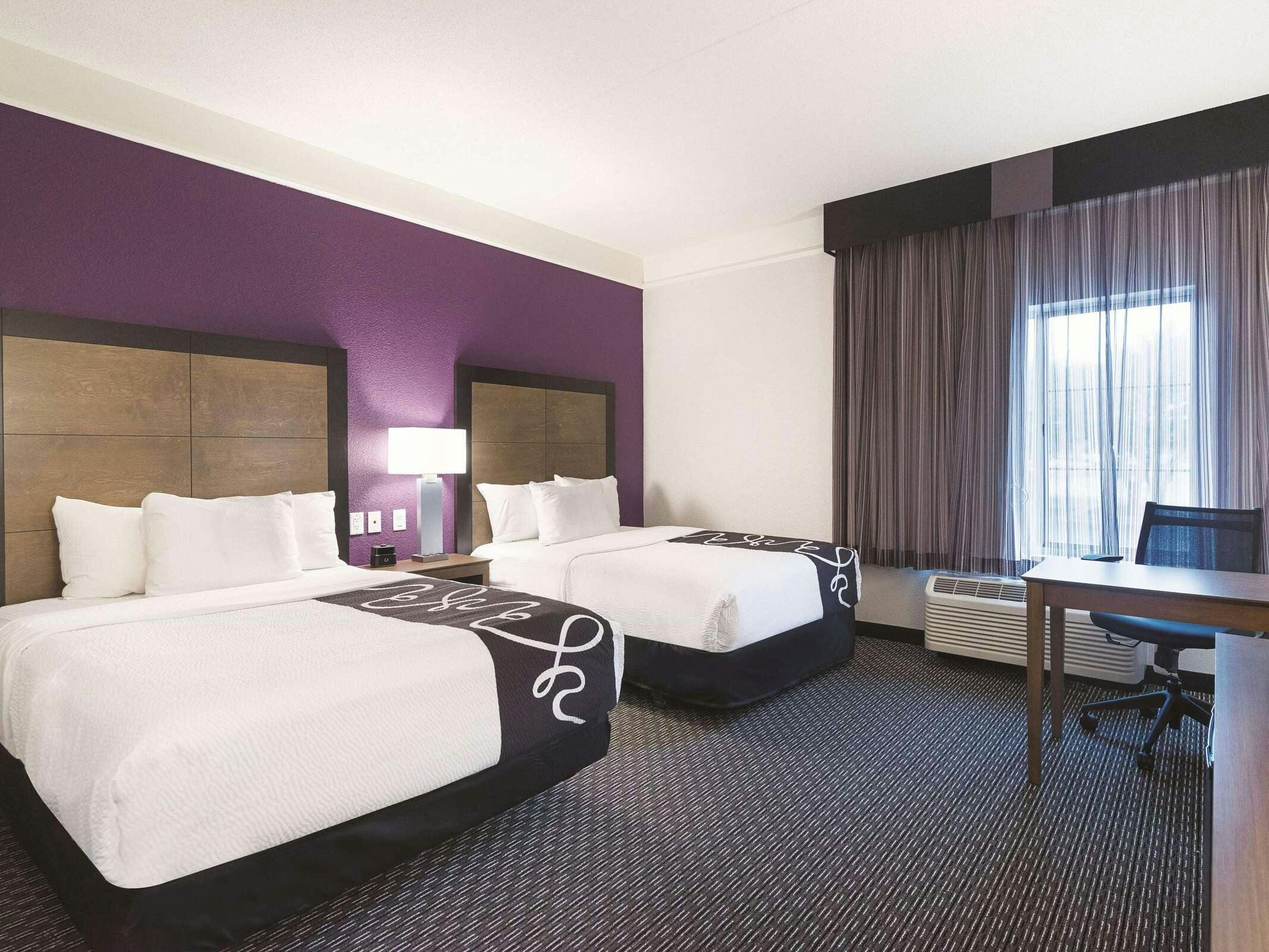 Hotel La Quinta Inn Ste NW Expwy photo 2