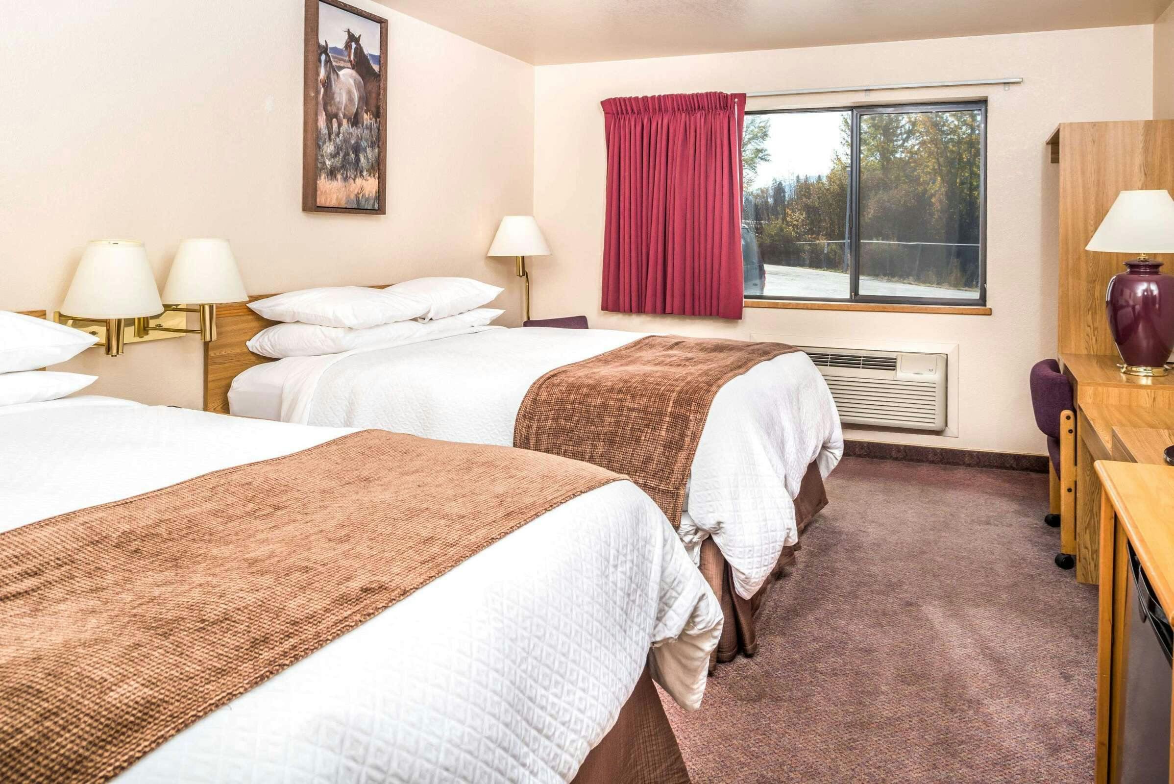 Hotel Super 8 by Wyndham St. Regis photo 2