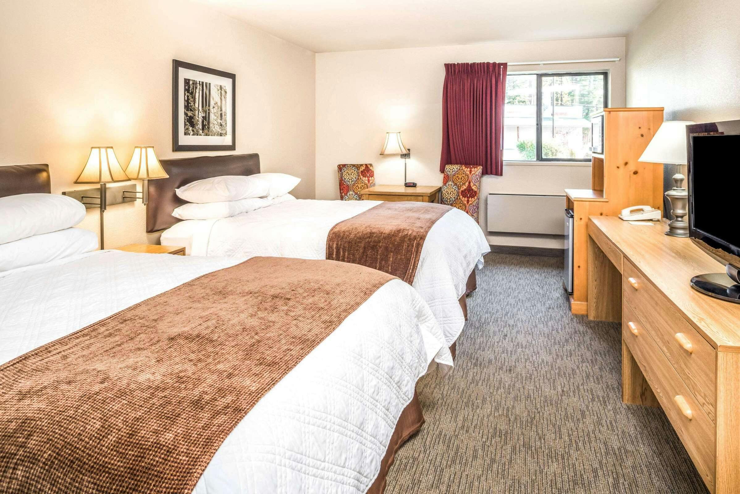 Hotel Super 8 by Wyndham St. Regis photo 3