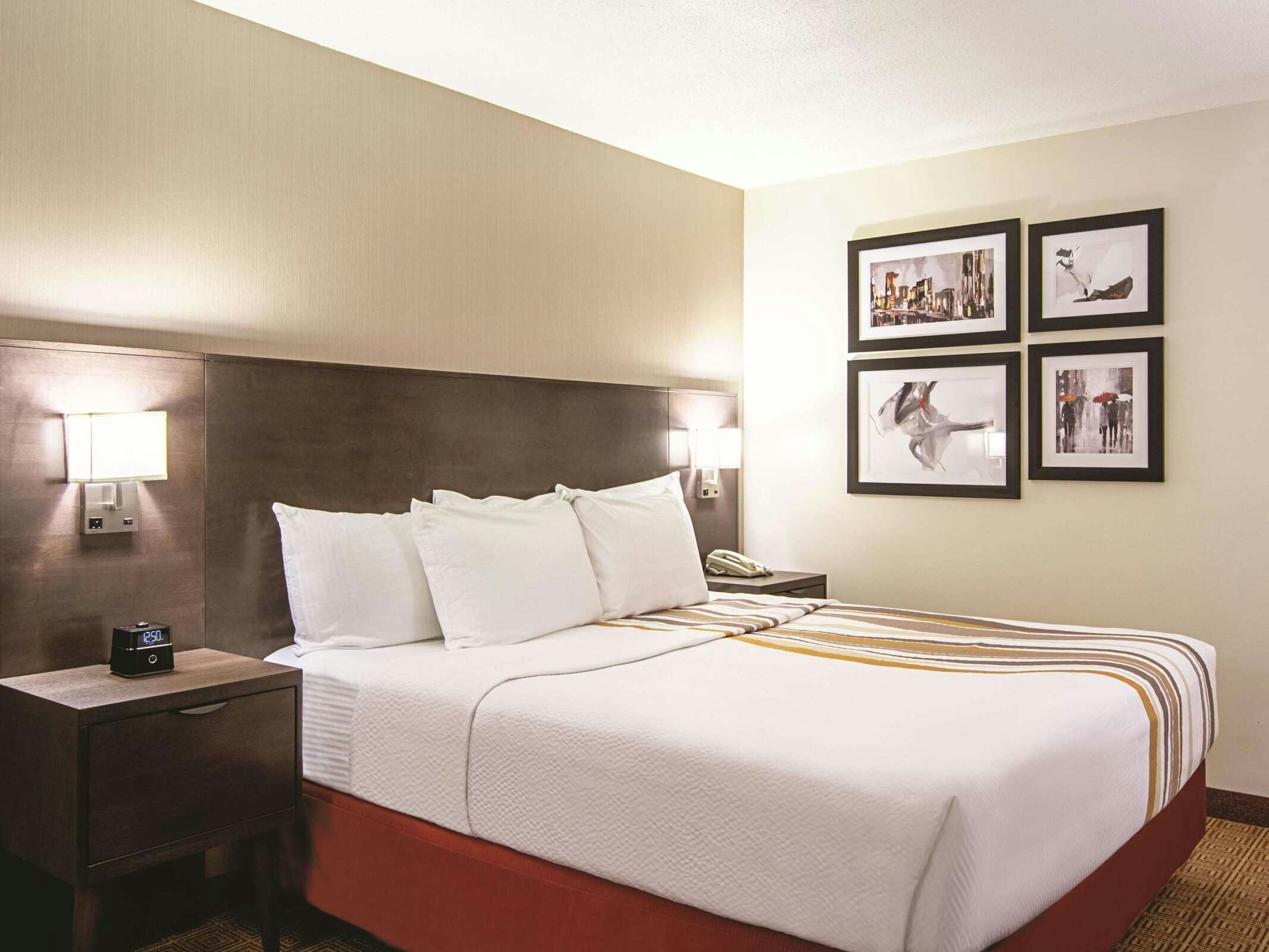 Hotel La Quinta Inn by Wyndham Vancouver Airport photo 5