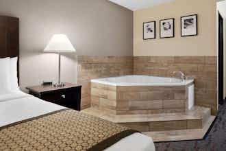 Hotel Baymont Belleville photo 4