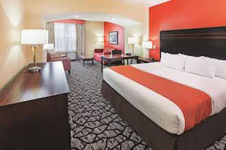 Hotel La Quinta Inn & Suites by Wyndham Pecos photo 1