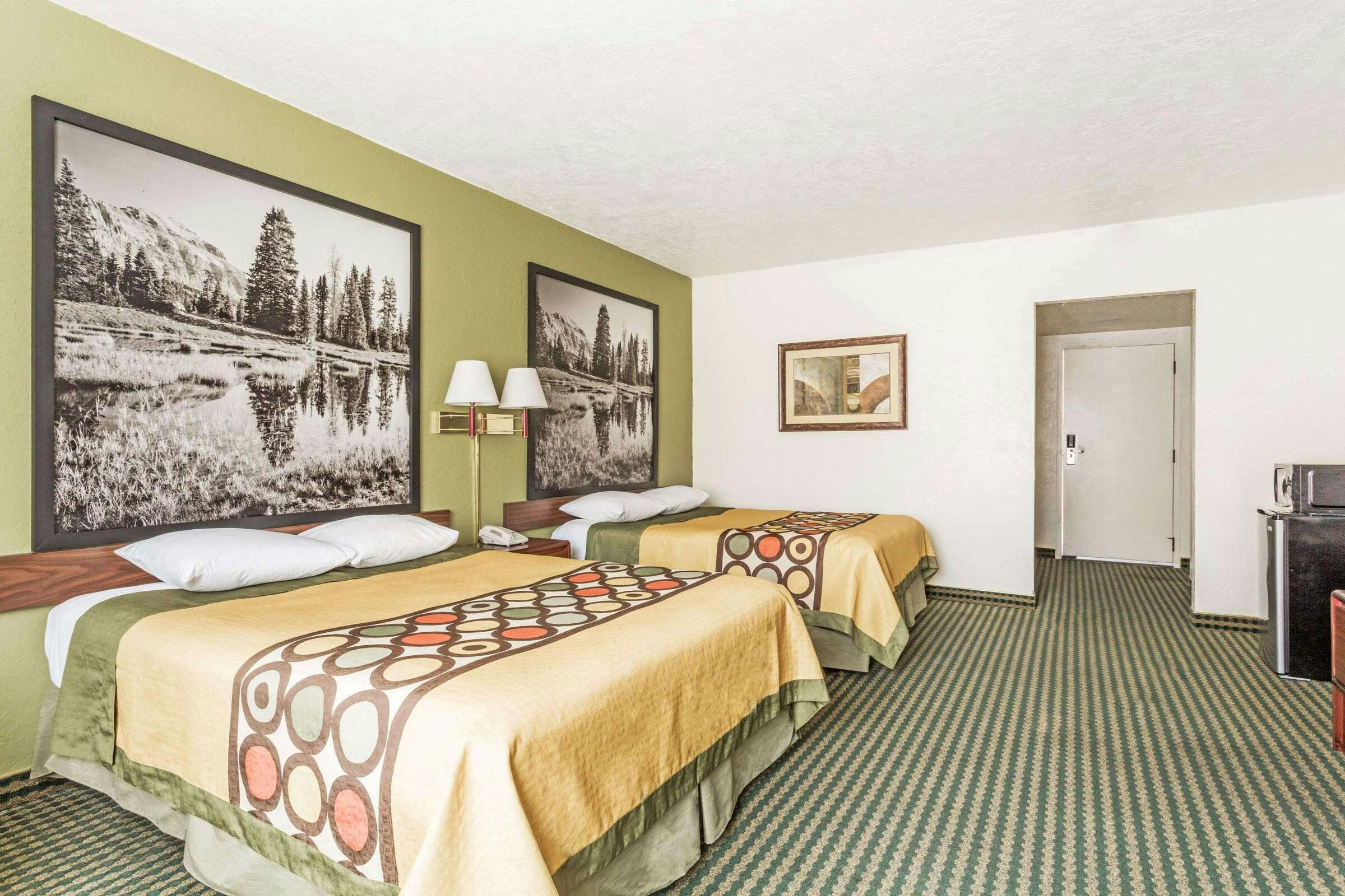 Hotel Super 8 Wendover photo 3