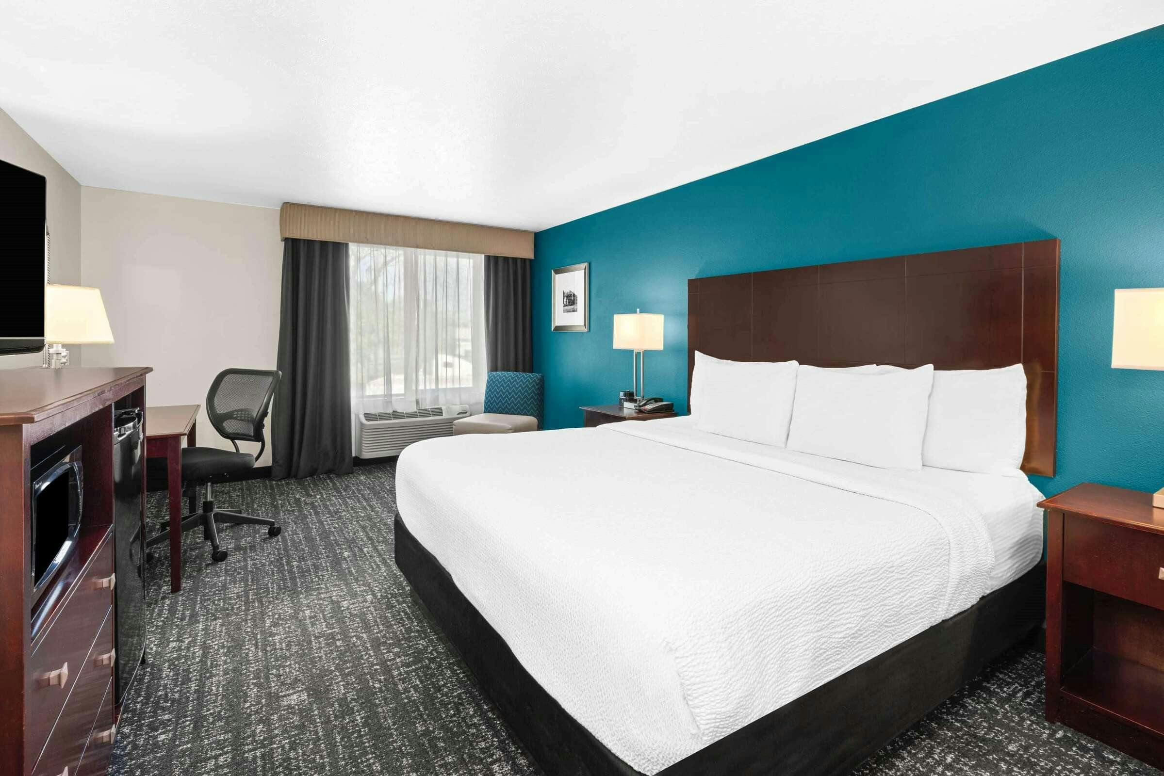 Hotel La Quinta Inn & Suites by Wyndham Portland NW photo 3