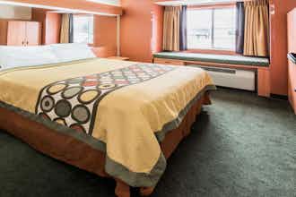 Hotel Super 8 by Wyndham Columbus West photo 2