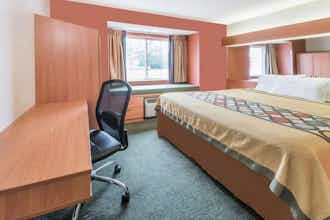 Hotel Super 8 by Wyndham Columbus West photo 4
