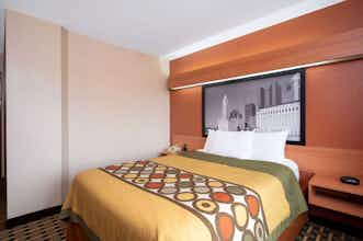 Hotel Super 8 by Wyndham Columbus West photo 3