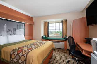 Hotel Super 8 by Wyndham Columbus West photo 5
