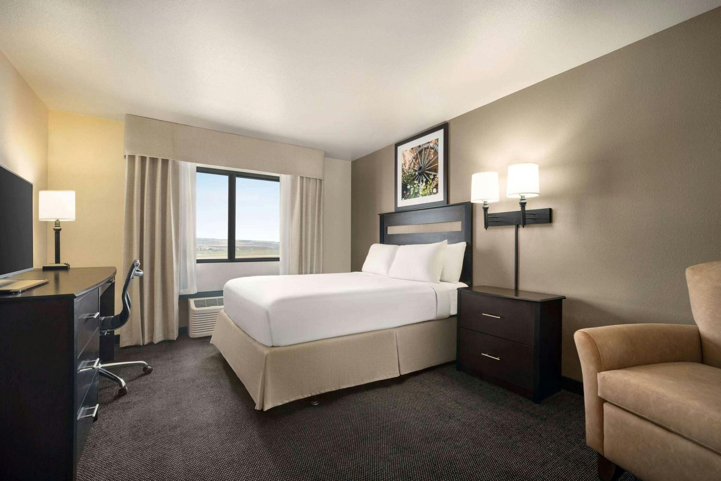 Hotel Baymont Elko photo 1